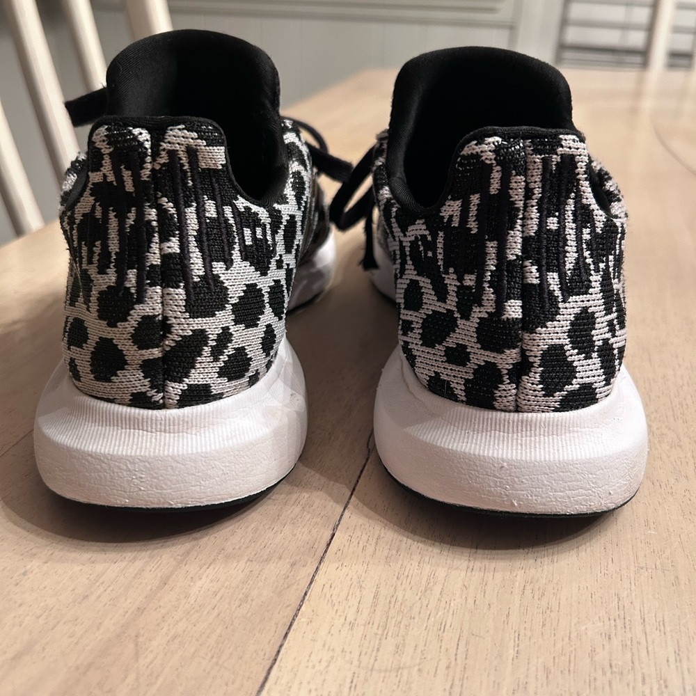 Adidas Womens Swift Run Black and White Animal Print Athletic Sneakers size 6 - Picture 4 of 9